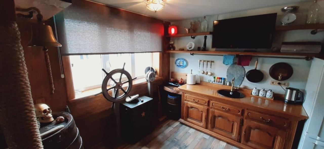 Yacht Club Apartment Liepaja Luaran gambar
