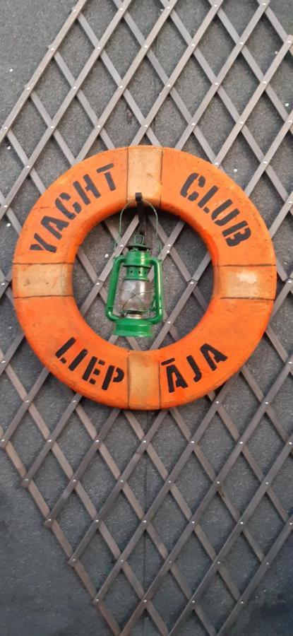 Yacht Club Apartment Liepaja Luaran gambar